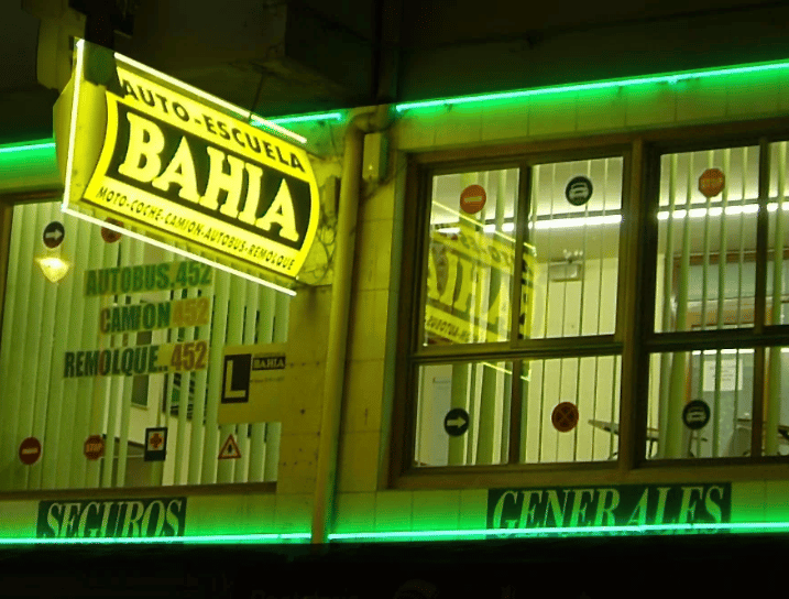 Avda. Alisas 13, Solares